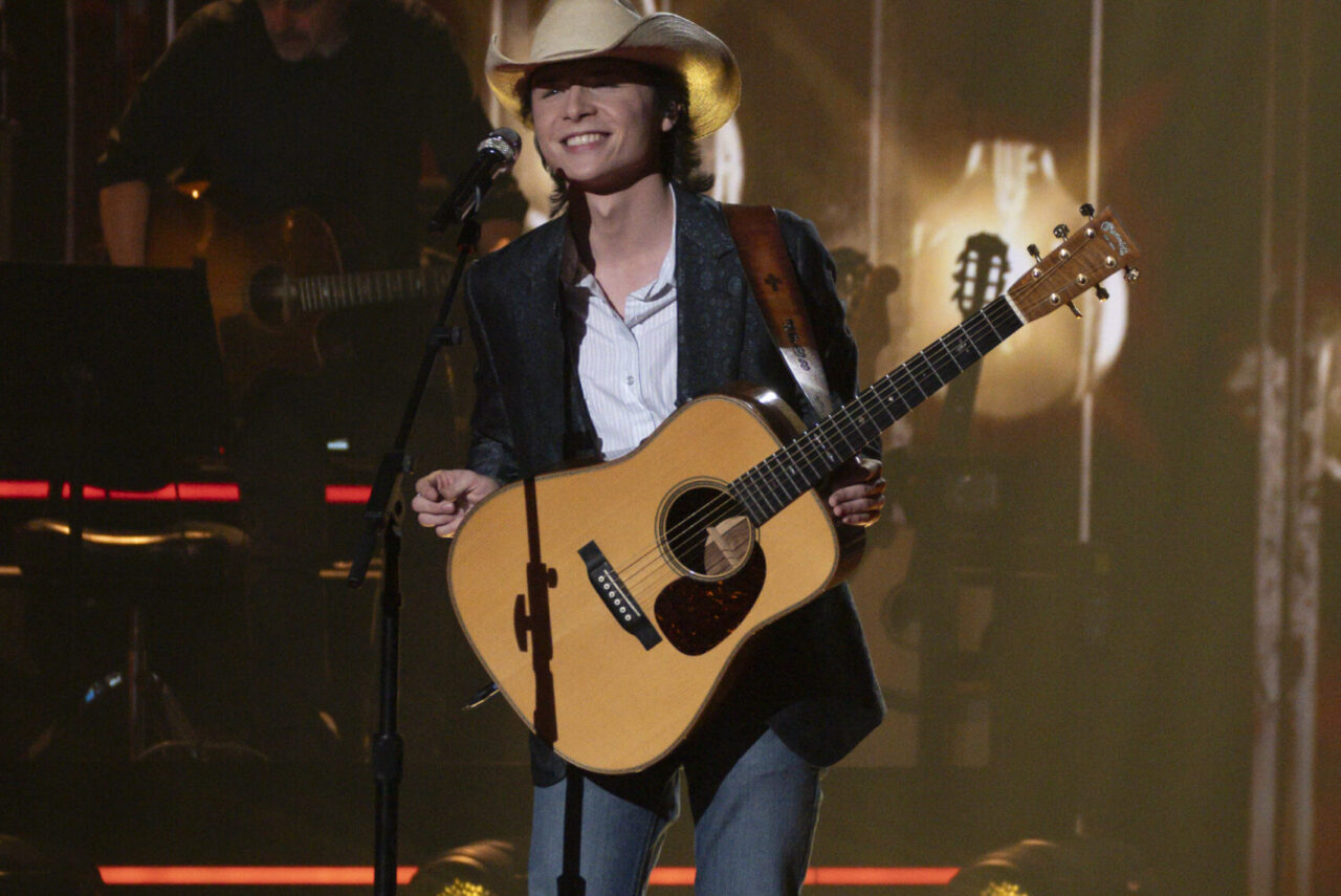 American Idol 2025: Watch John Foster Serenade His Girlfriend