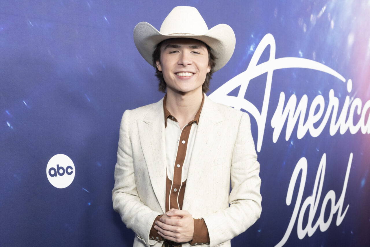 American Idol 2025 Top 3: Watch Their Emotional Hometown Visits