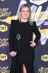 2018 CMT Awards - Kelly Clarkson 1
