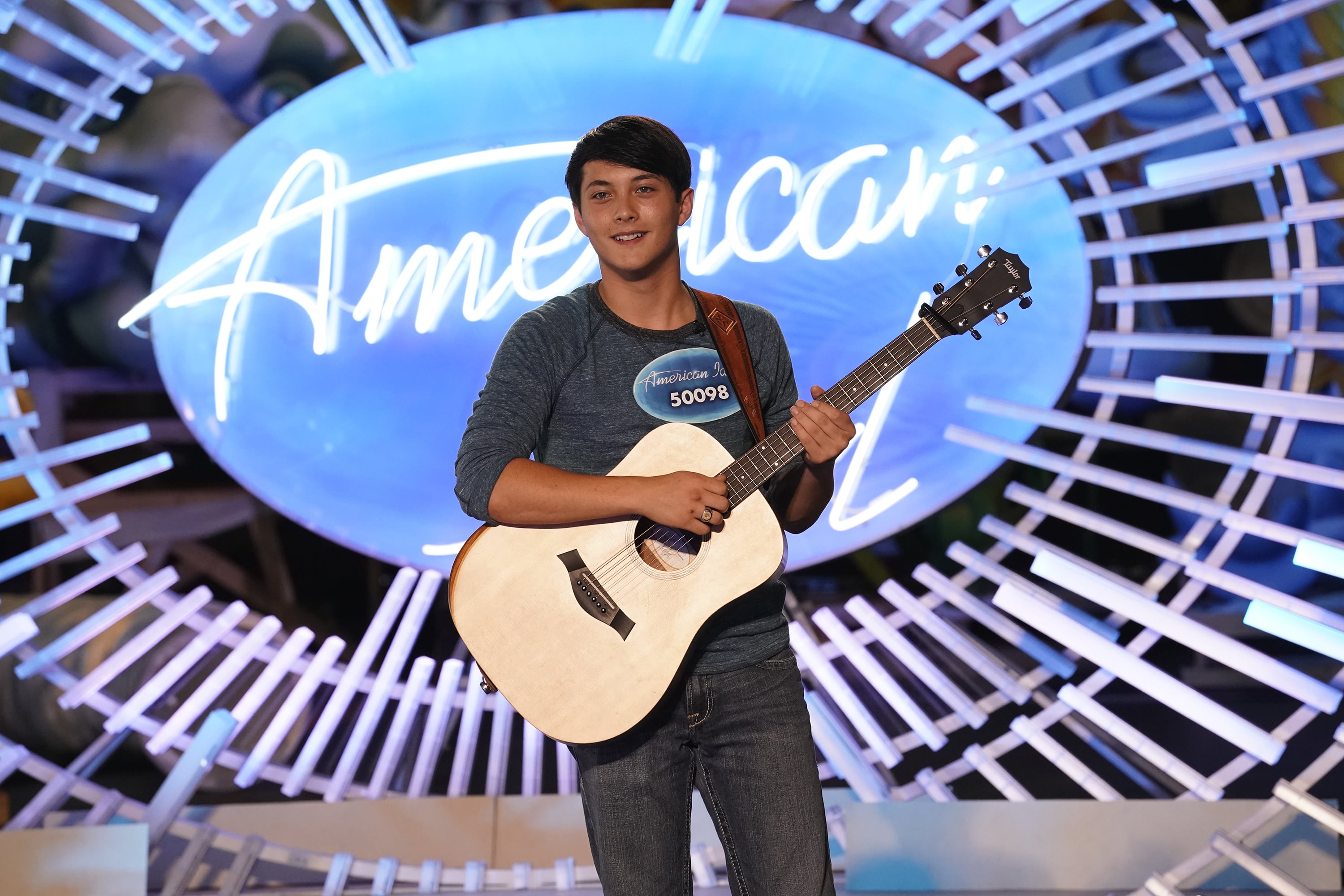 Песня ай голове. American Idol. American Idol 1998. American Idol 200. American Idol 2023.