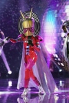 THE MASKED SINGER: Alien in the “Another Mask Bites the Dust” airing Wednesday, Jan. 23 (9:00-10:00 PM ET/PT) on FOX. © 2019 FOX Broadcasting.  Cr: Michael Becker / FOX.