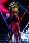 THE MASKED SINGER: Alien in the “All Together Now” episode of THE MASKED SINGER airing Wednesday, Feb. 13 (9:00-10:00 PM ET/PT) on FOX. © 2019 FOX Broadcasting. Cr: Michael Becker / FOX.